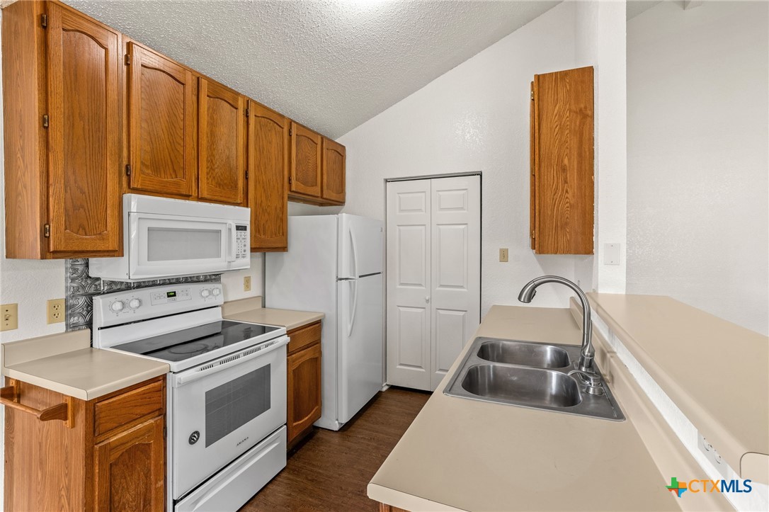 5103 & 5105 Canyon Creek Drive Property Photo 12