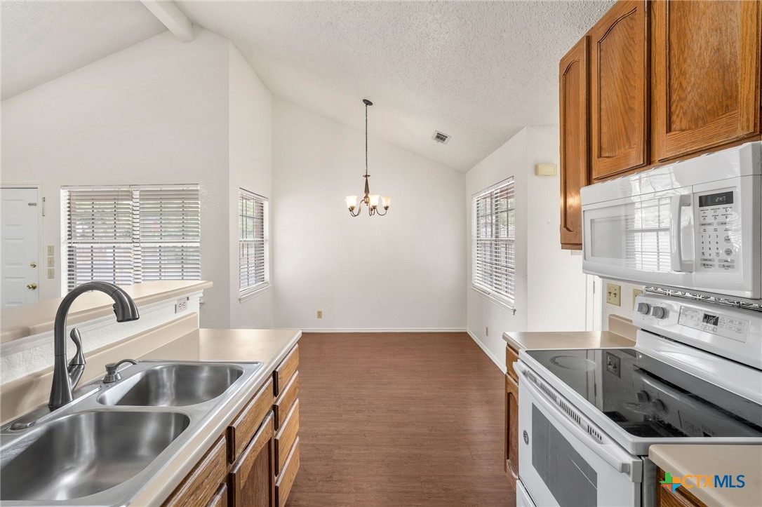 5103 & 5105 Canyon Creek Drive Property Photo 13