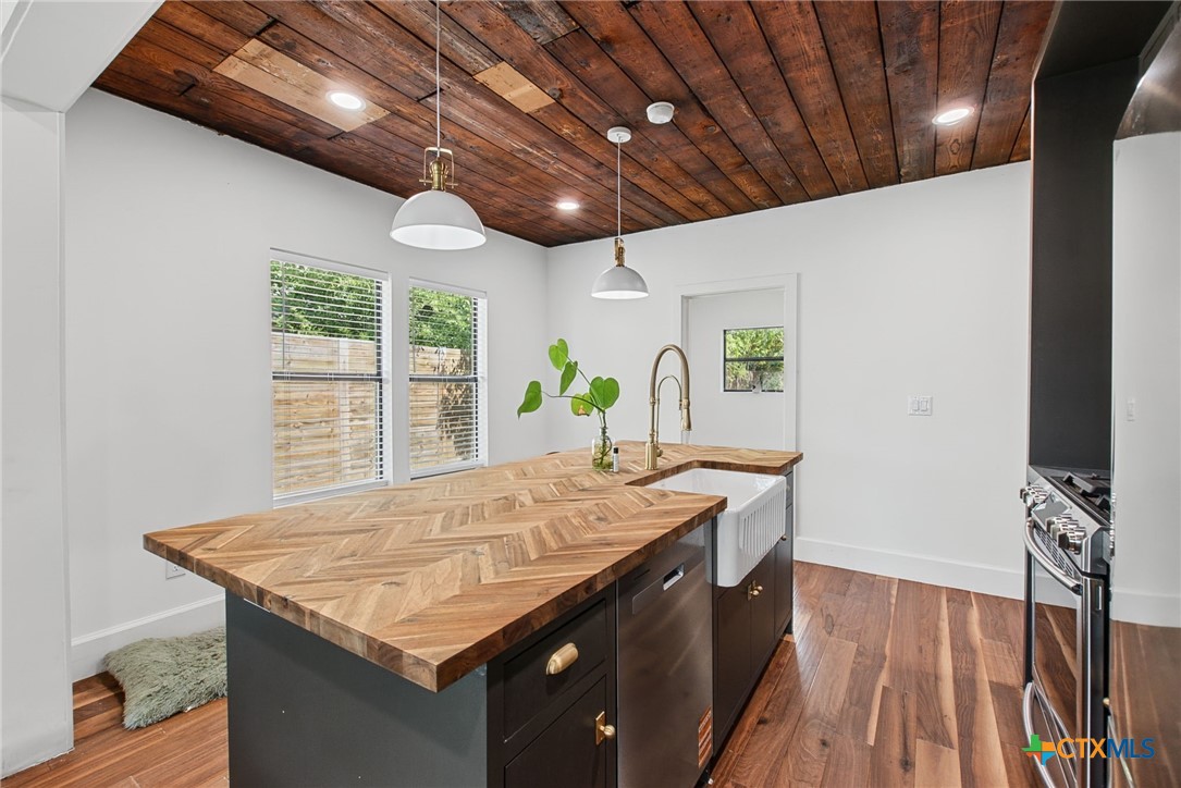 207 S Chestnut Street Property Photo 6