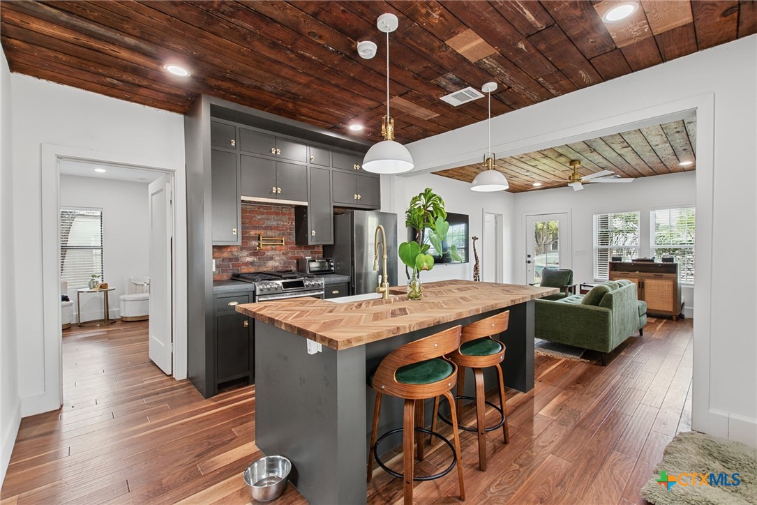 207 S Chestnut Street Property Photo 8