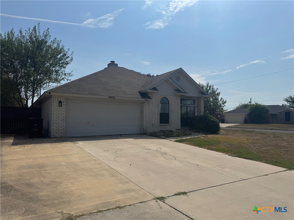 1806 Sundown Drive Property Photo 1