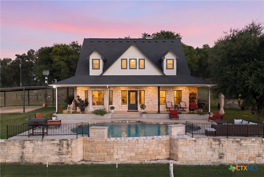 606 Harding Lane Property Photo 1