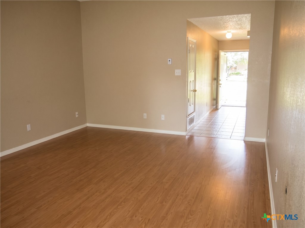 1311 Elke Circle Property Photo 3