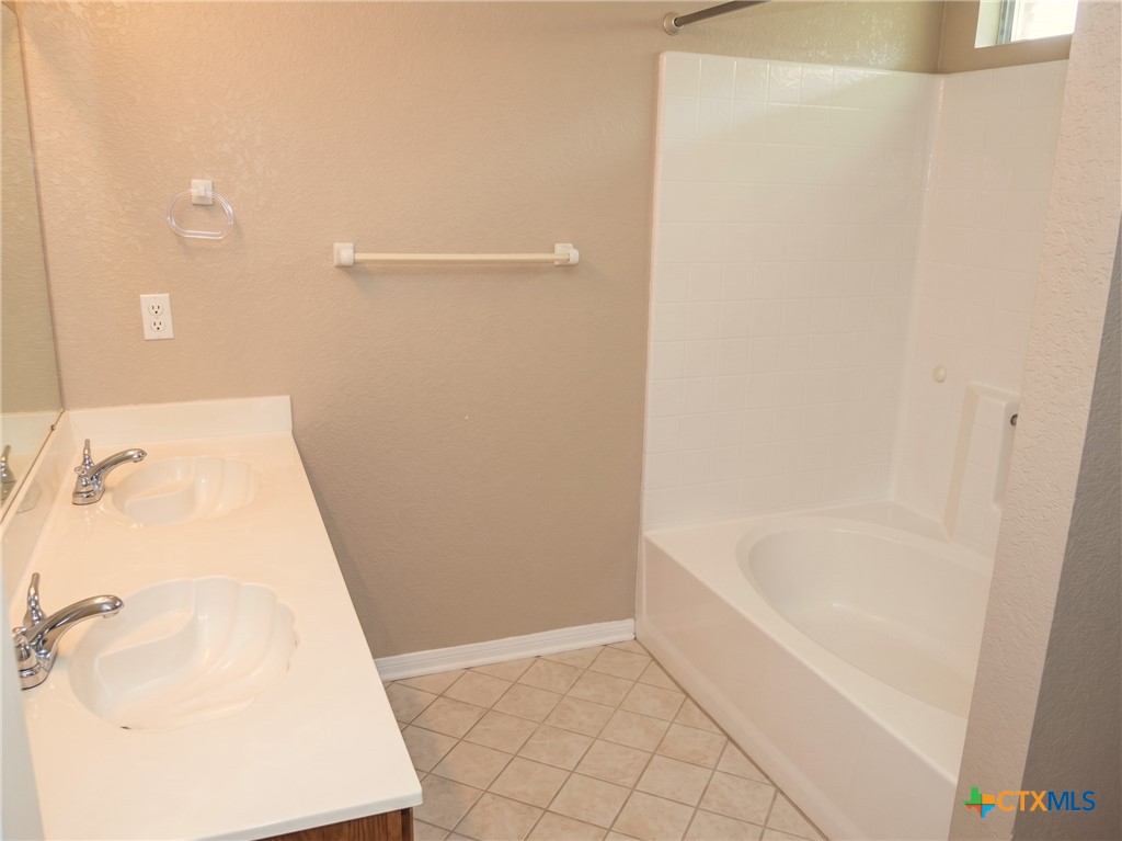 1311 Elke Circle Property Photo 10