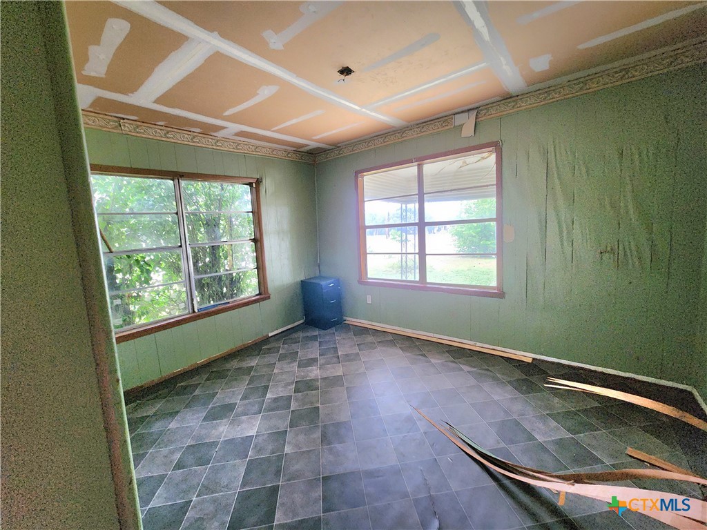 123 E Davis Street Property Photo 11