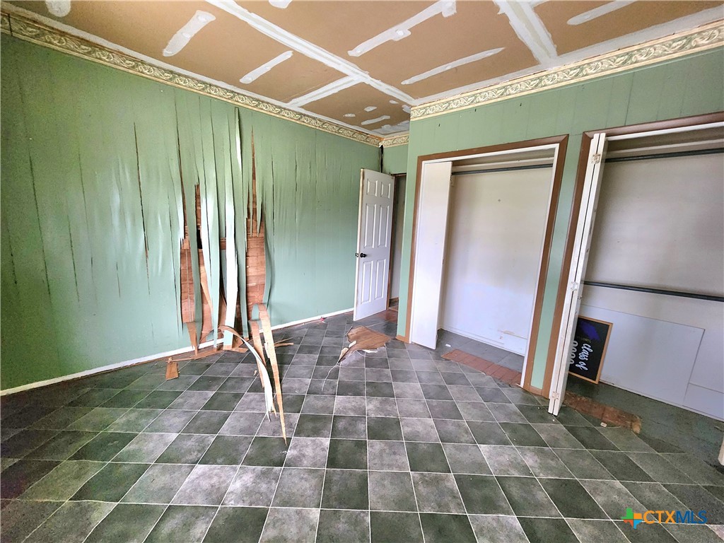 123 E Davis Street Property Photo 12