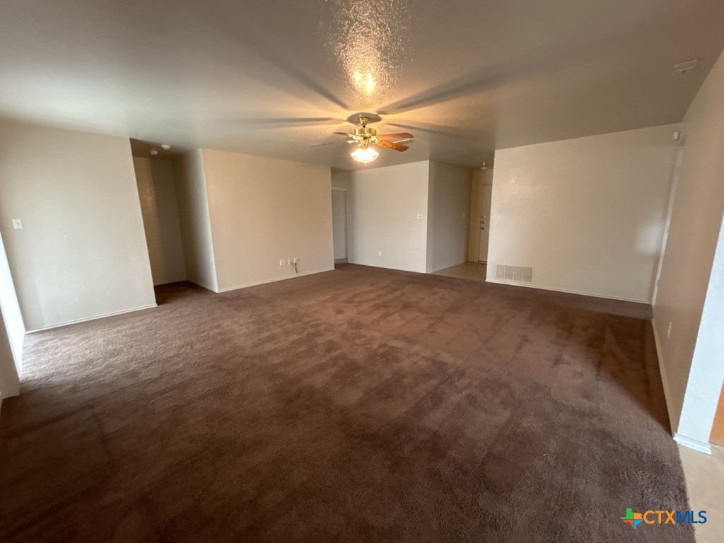 2509 Bigleaf Drive Property Photo 4