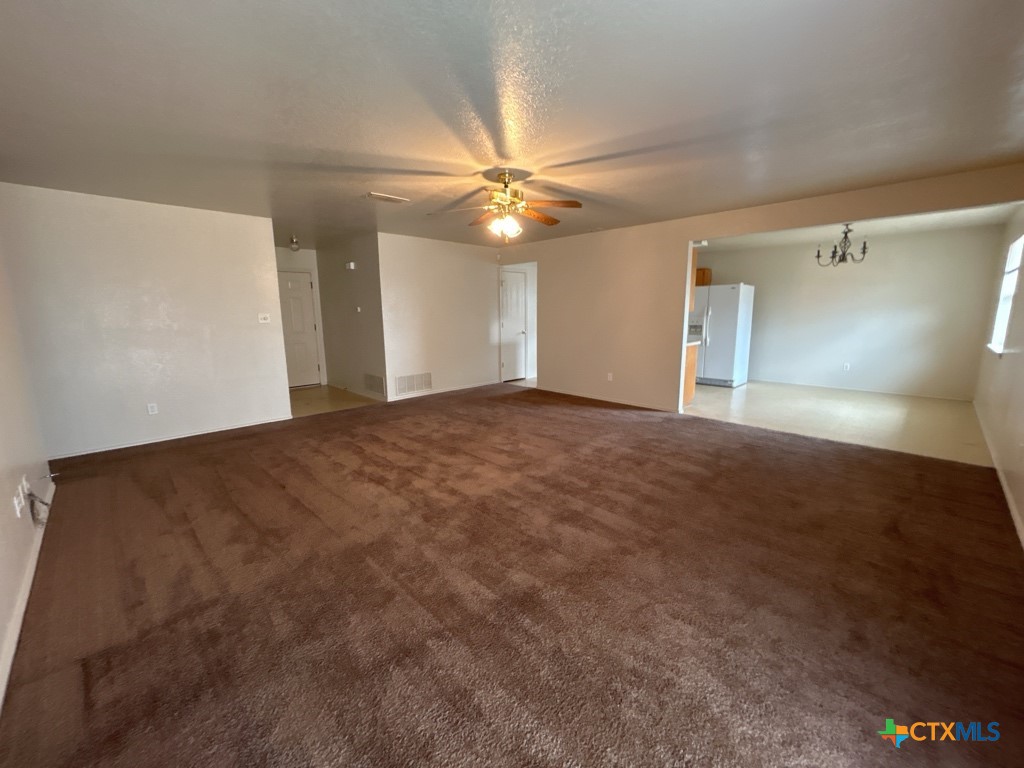 2509 Bigleaf Drive Property Photo 5