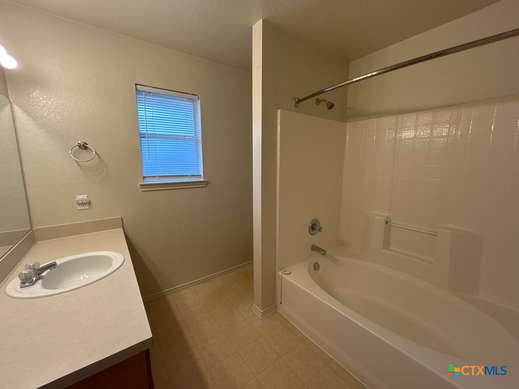 2509 Bigleaf Drive Property Photo 9