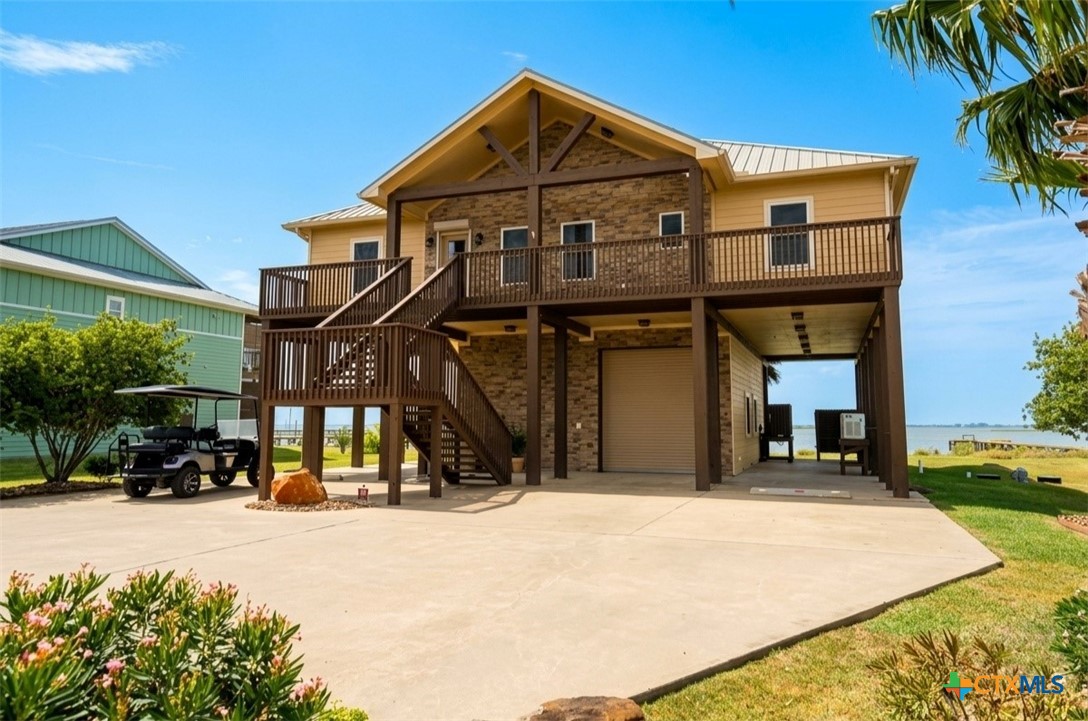 553 Bayside Drive Property Photo 1