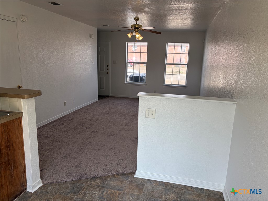 1402 Dugger Circle Property Photo 2