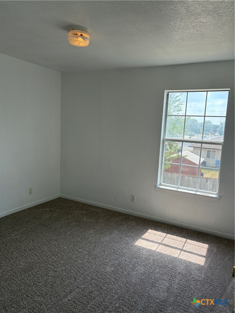 1402 Dugger Circle Property Photo 5