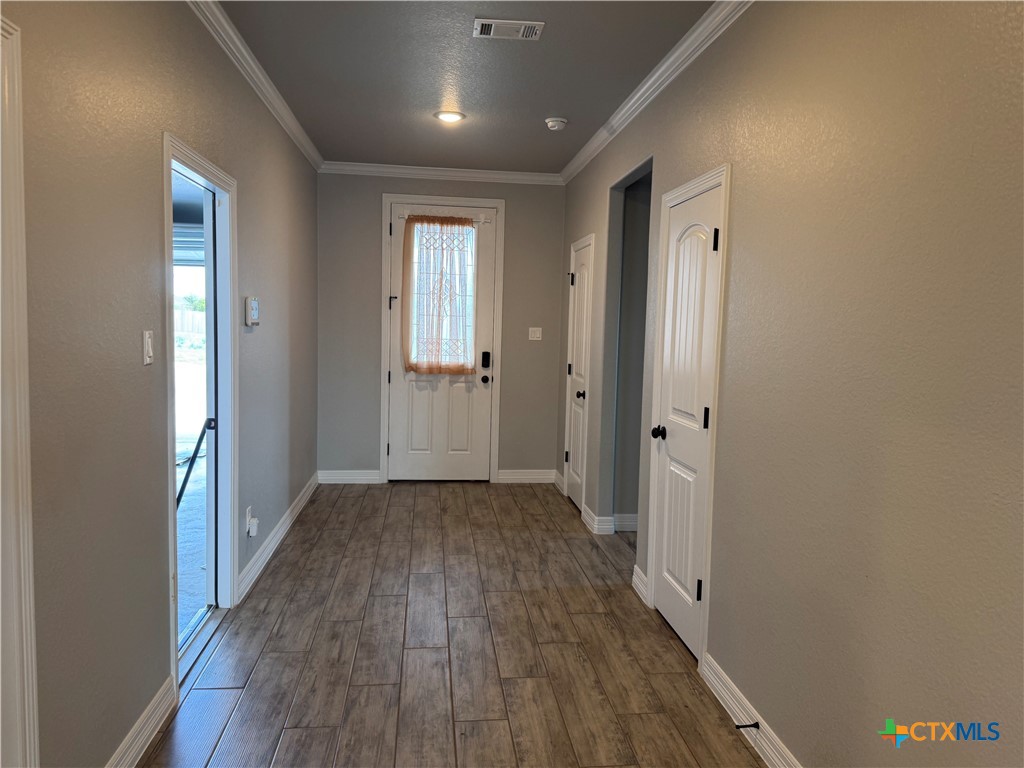 2106 Blackhawk Loop Property Photo 2