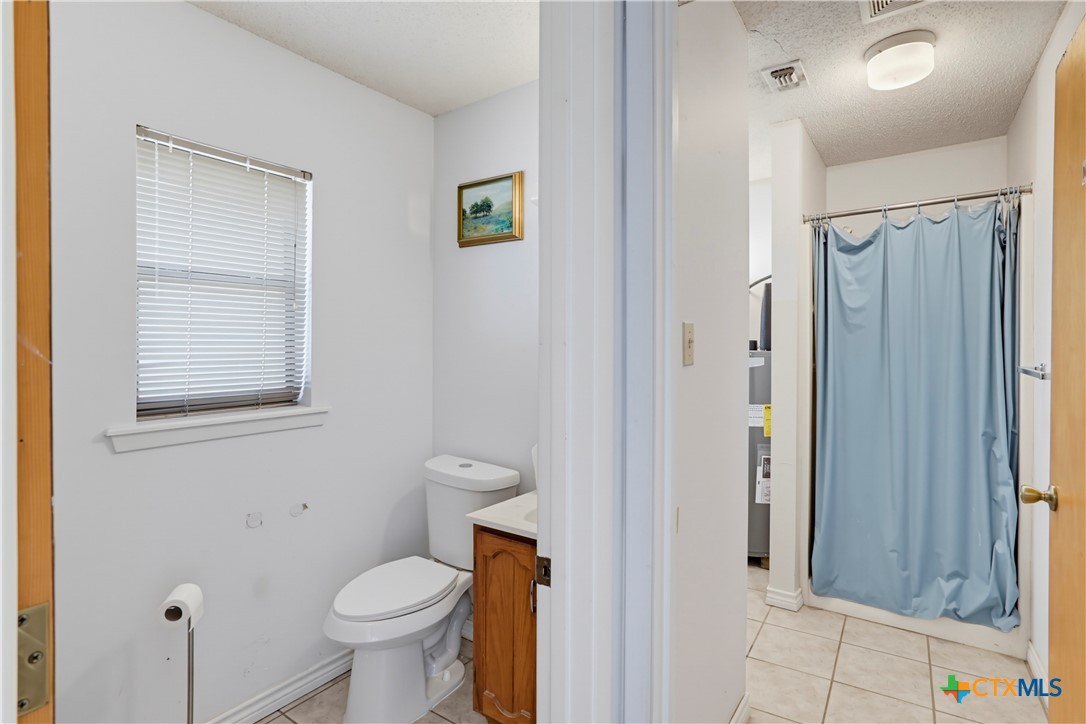 523 E Donegan Street Property Photo 10