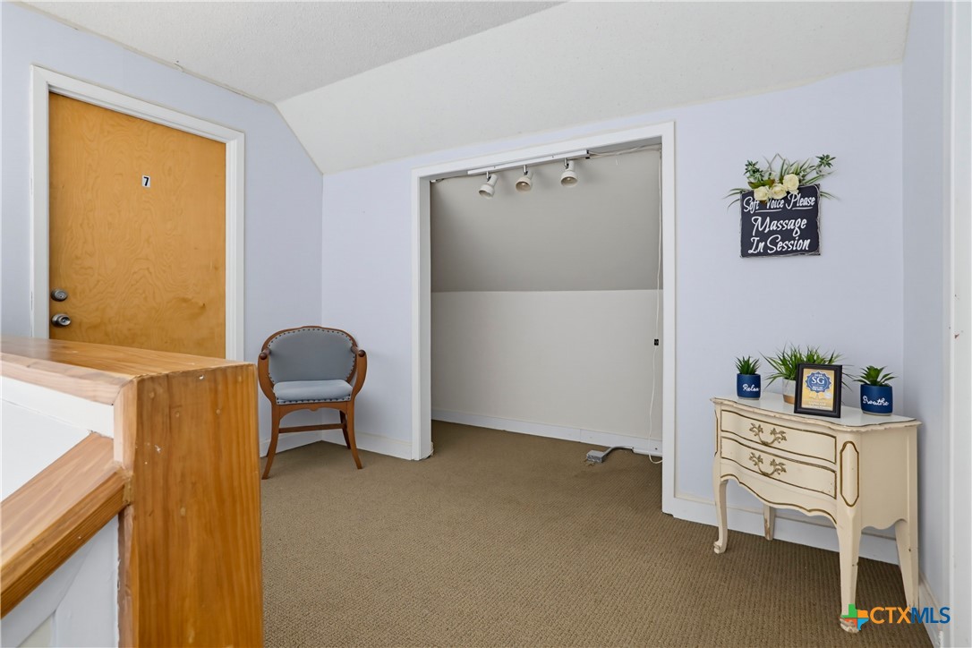 523 E Donegan Street Property Photo 13
