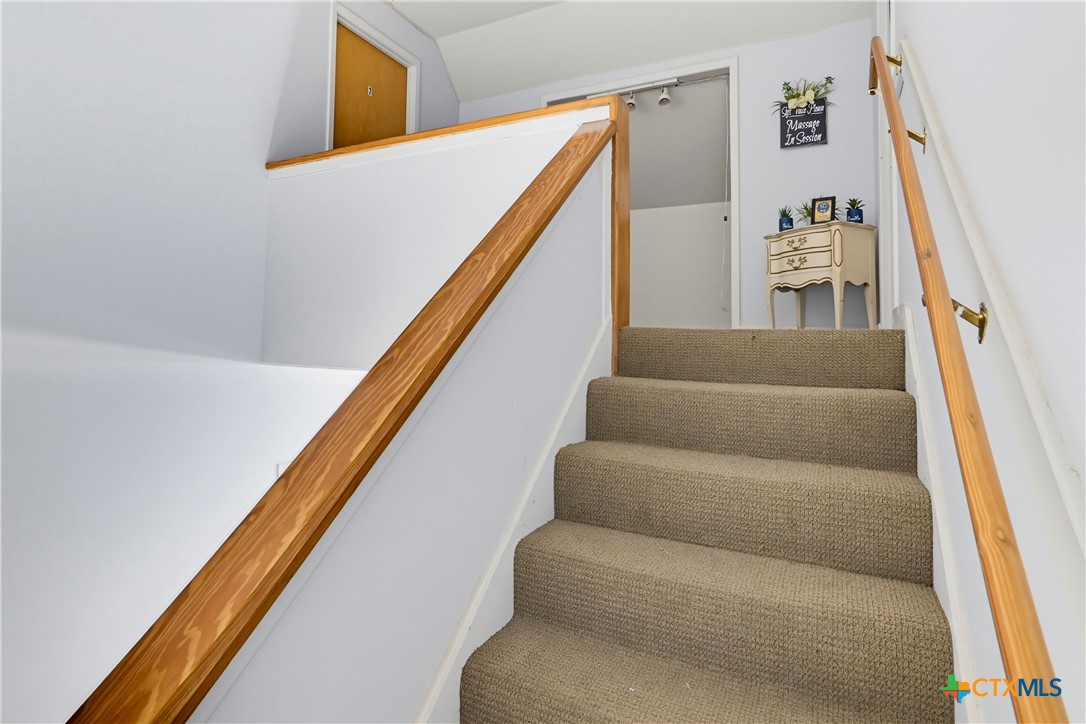 523 E Donegan Street Property Photo 14