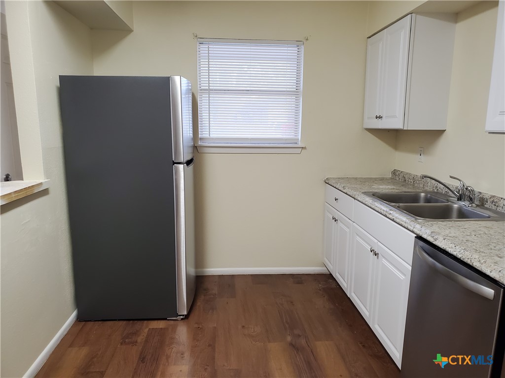 300 Milam Street 4 Property Photo 2
