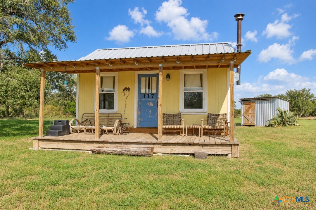 2491 E Fannin Street Property Photo 5