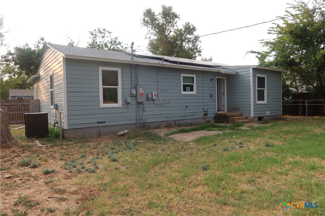 508 Crockett Drive Property Photo 2