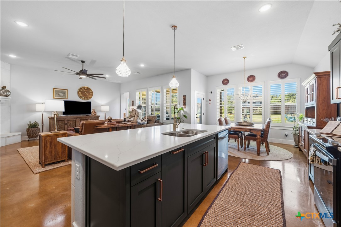 1111 Northcross Drive Property Photo 11