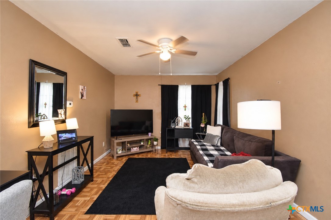 1310 Meadowview Drive Property Photo 3
