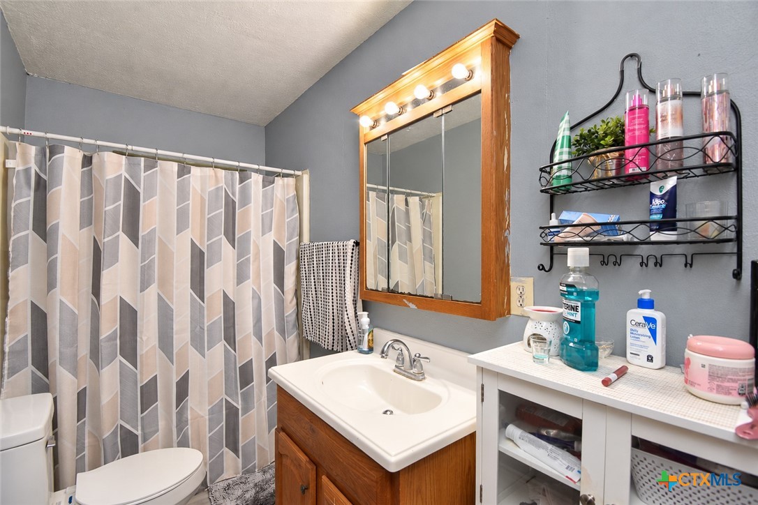 1310 Meadowview Drive Property Photo 8