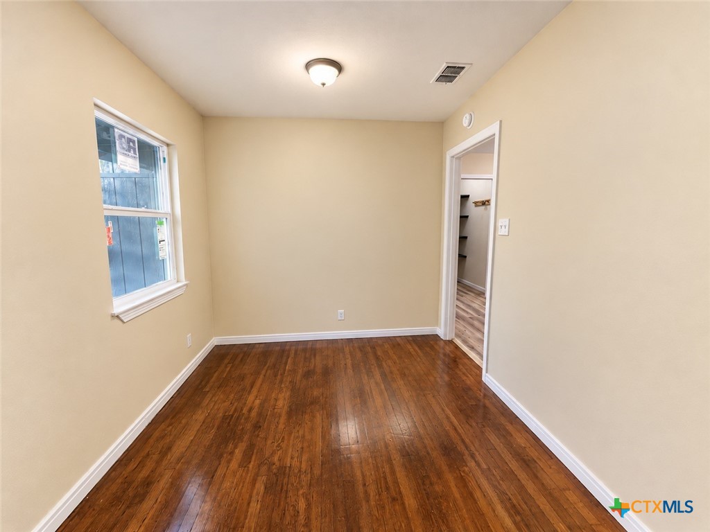 933 Fannin Loop Property Photo 7