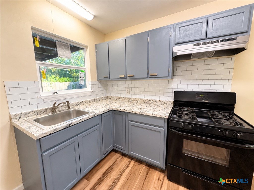 933 Fannin Loop Property Photo 8