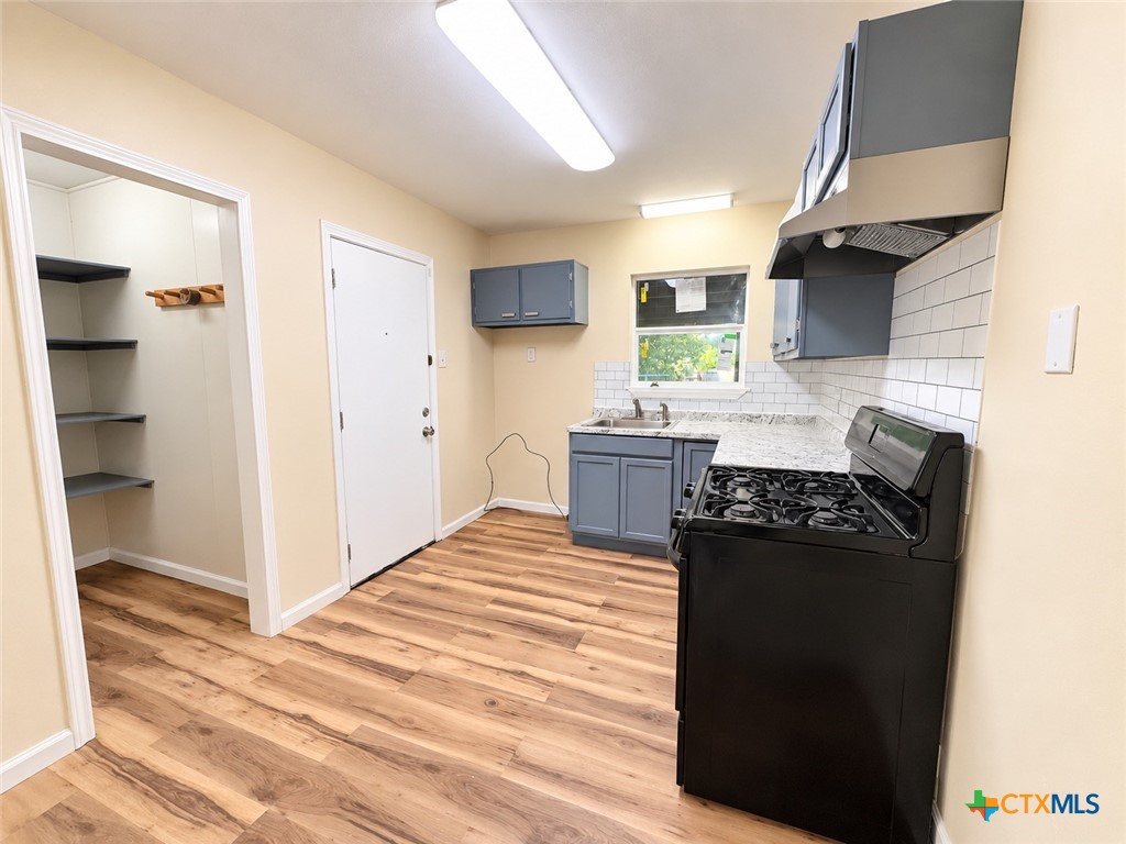 933 Fannin Loop Property Photo 10