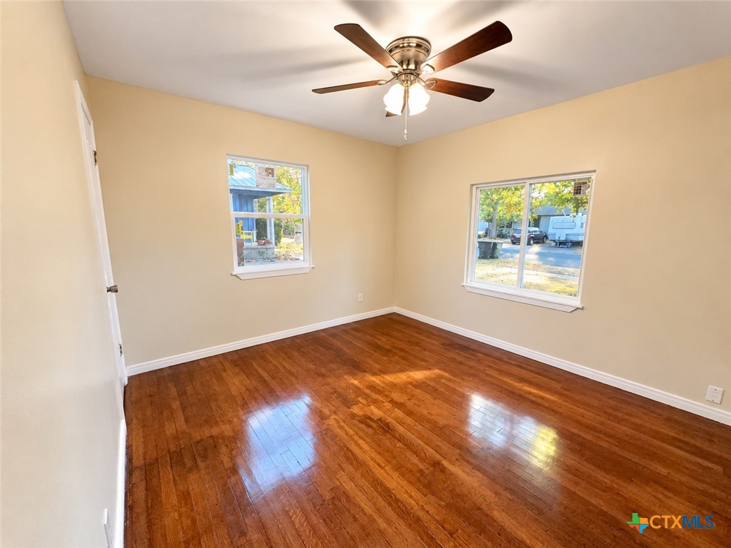 933 Fannin Loop Property Photo 12