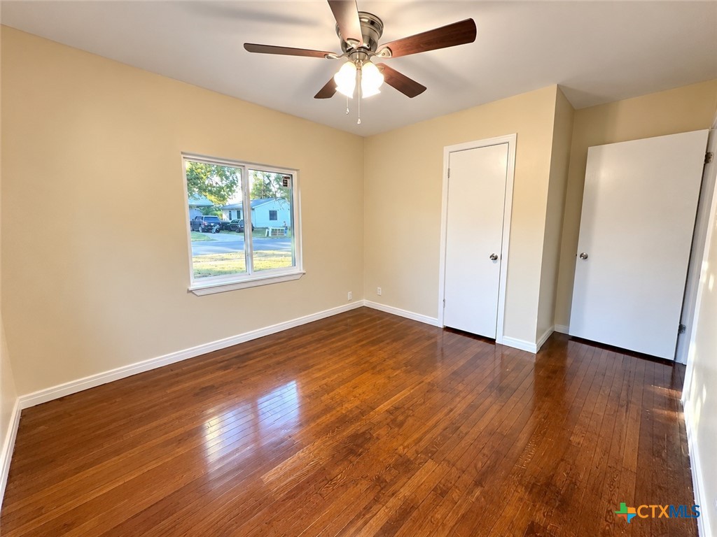 933 Fannin Loop Property Photo 13