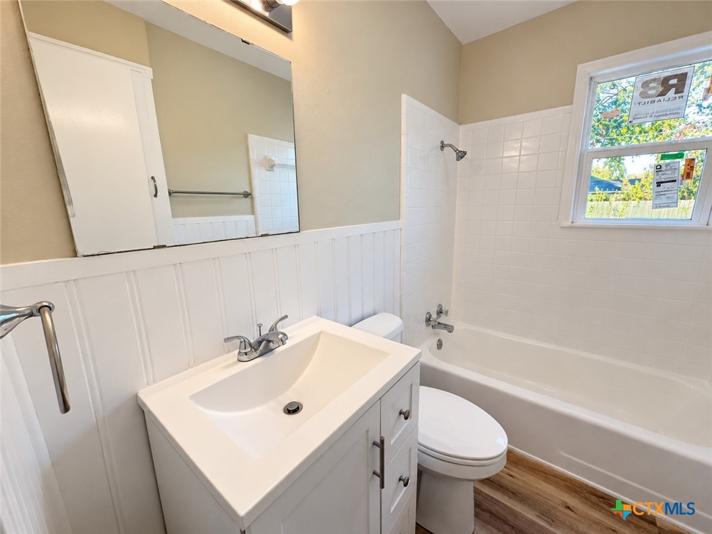 933 Fannin Loop Property Photo 14