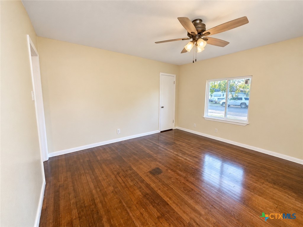 933 Fannin Loop Property Photo 15