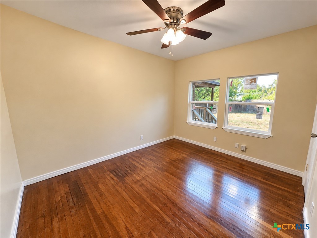 933 Fannin Loop Property Photo 16