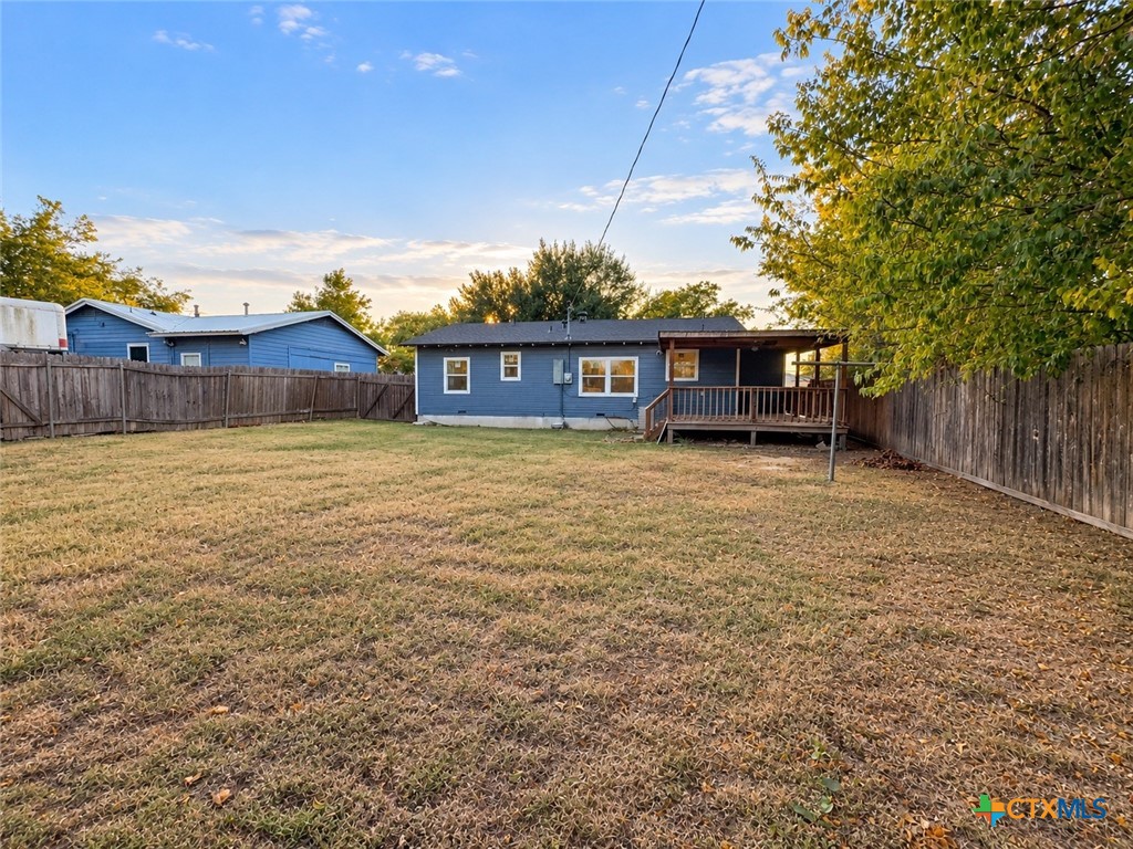 933 Fannin Loop Property Photo 20