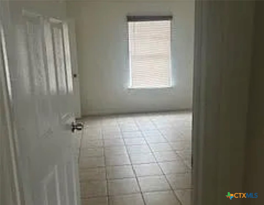 506 Esther Circle Property Photo 3