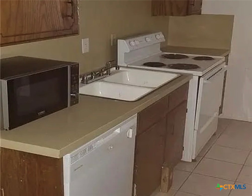 506 Esther Circle Property Photo 4