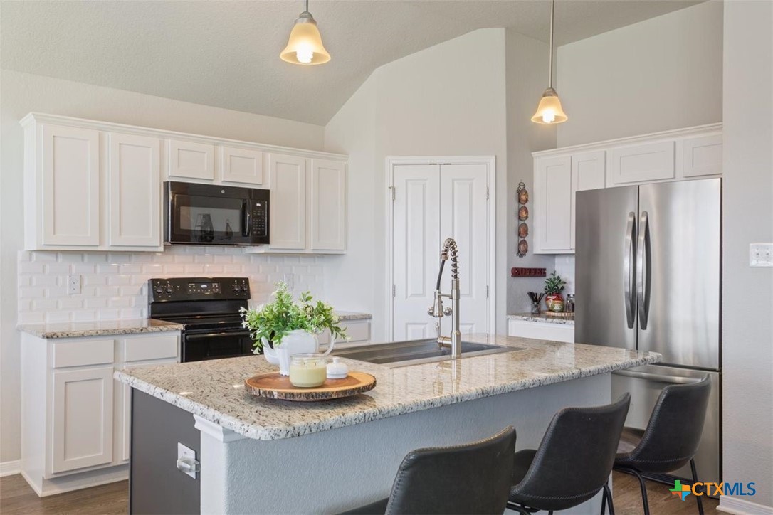 1030 Spring Terrace Loop Property Photo 7