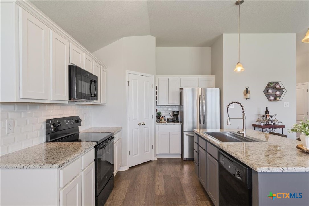 1030 Spring Terrace Loop Property Photo 8