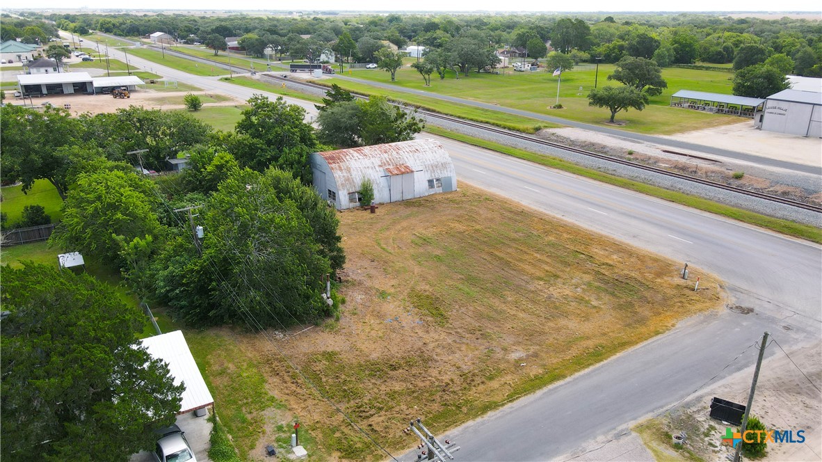 400 W North Street Property Photo 7