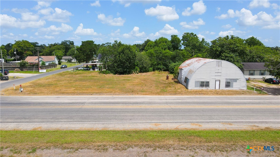 400 W North Street Property Photo 13