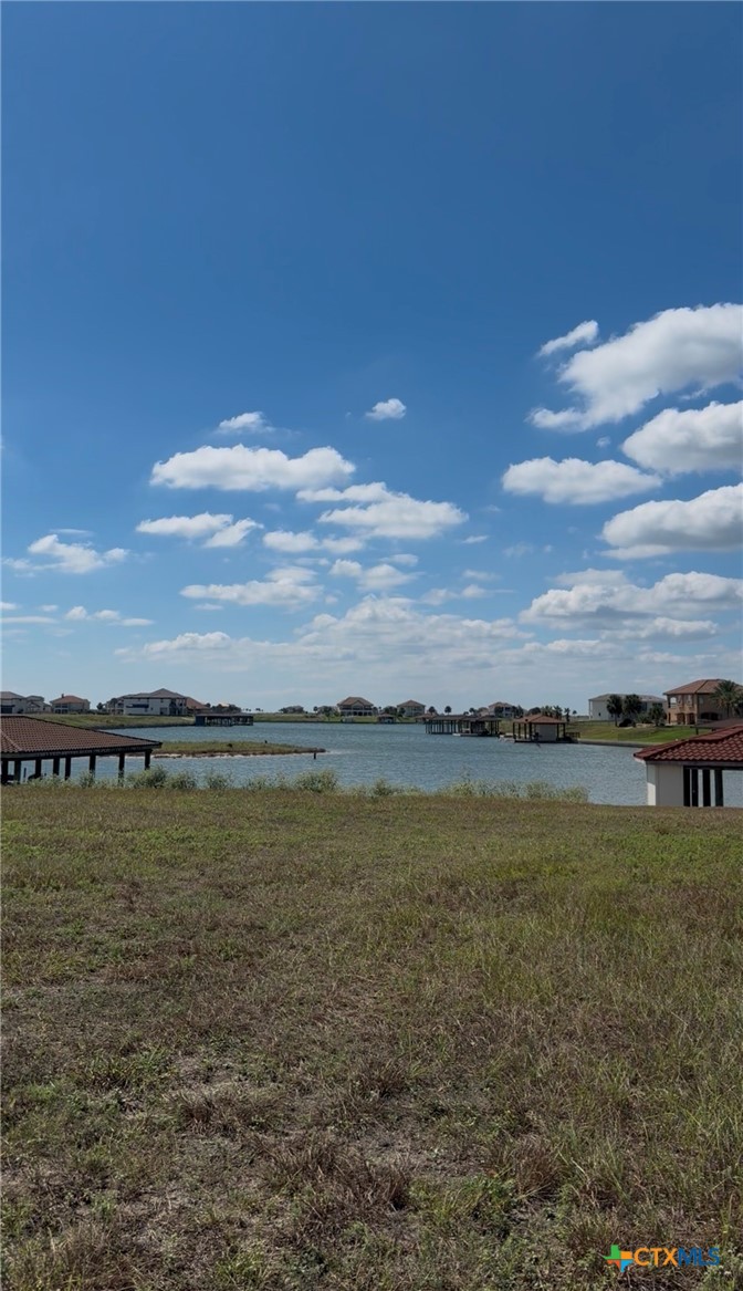 144 E Burgundy Bay Property Photo 2