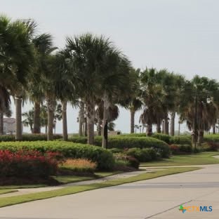 144 E Burgundy Bay Property Photo 4