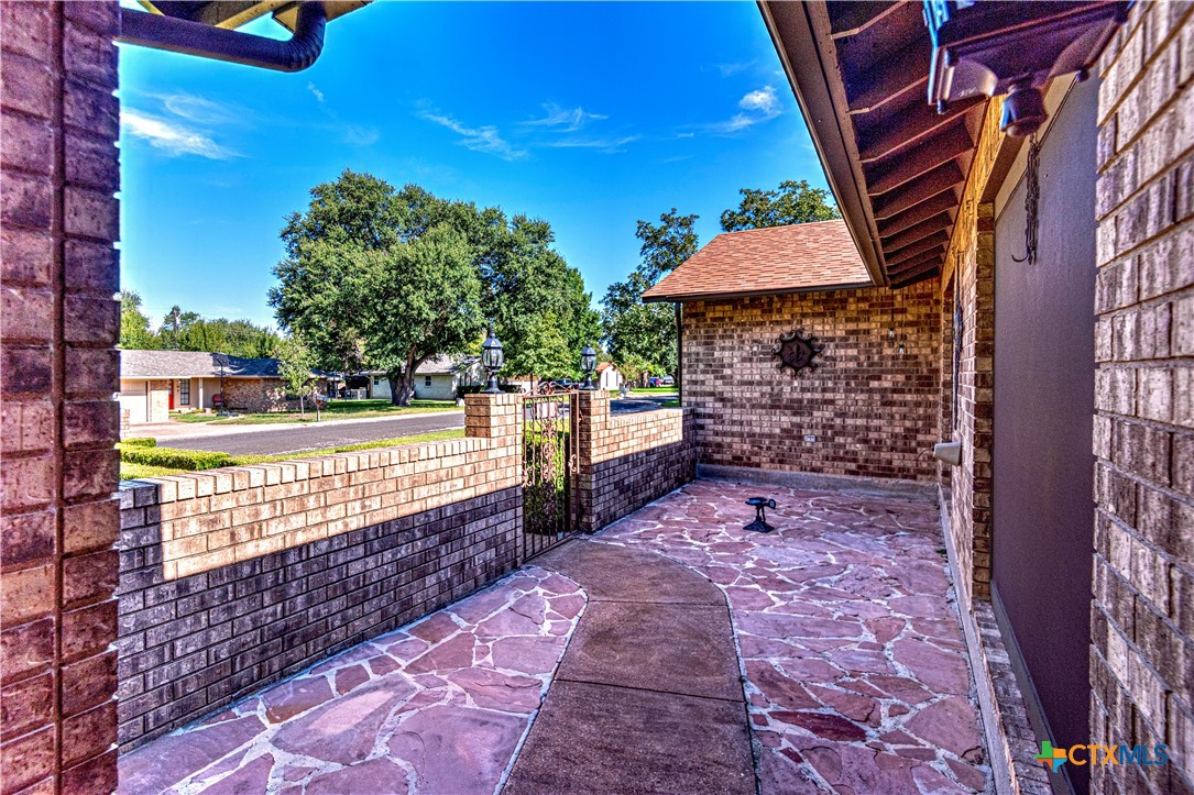3901 Laurel Road Property Photo 6