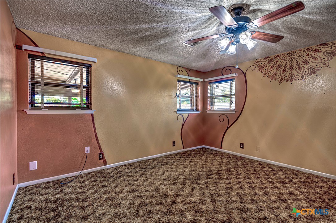 3901 Laurel Road Property Photo 22
