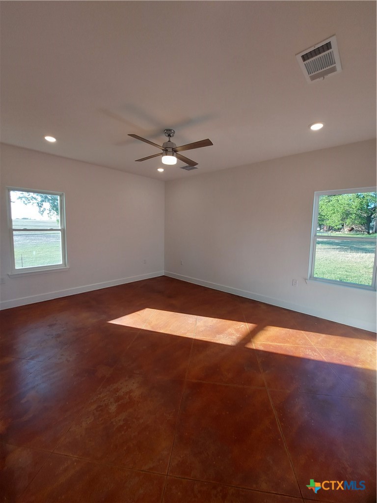 121 Spanish Oak Trail Property Photo 8