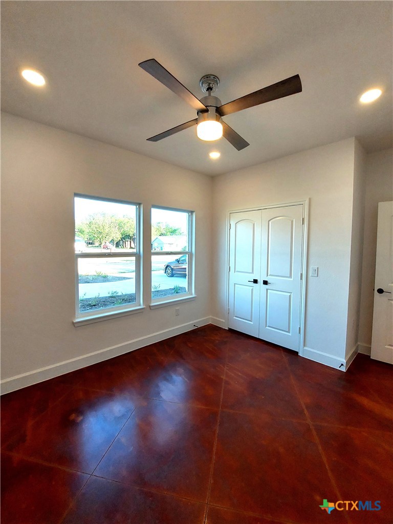 121 Spanish Oak Trail Property Photo 9