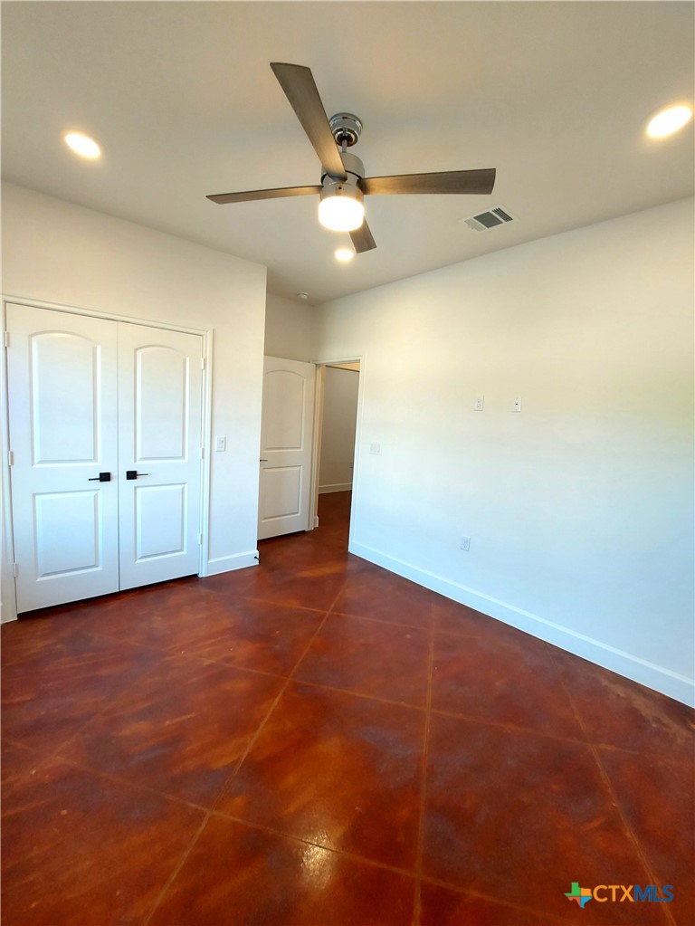121 Spanish Oak Trail Property Photo 10