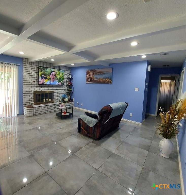 2303 Dover Road Property Photo 1