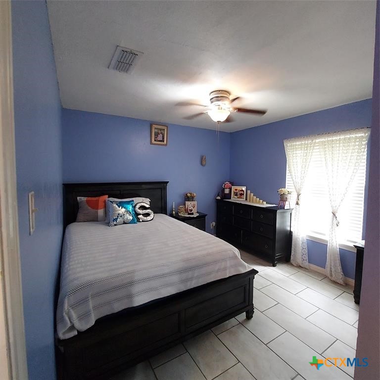 2303 Dover Road Property Photo 3